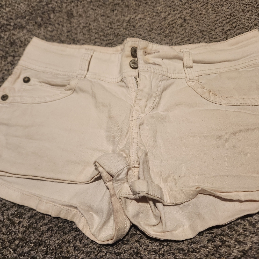 UNIONBAY White Casual Shorts Size 7 Juniors